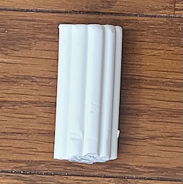 水彩色鉛筆で絵を描く際に使用する、カスが出にくい練り消しゴムの画像