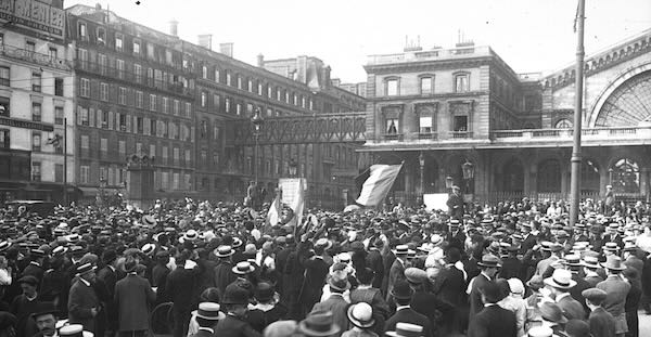 第一次世界大戦 総動員 パリ東駅 1914 写真
